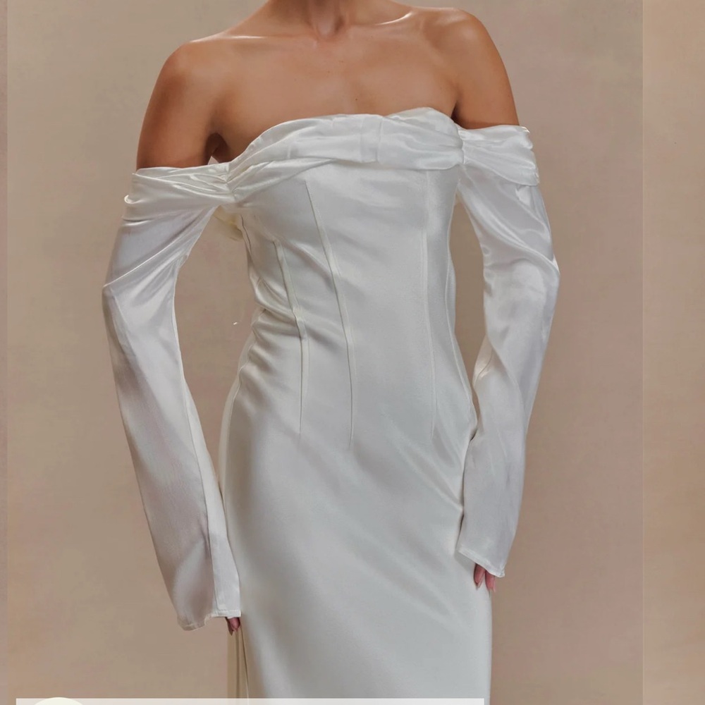 Meshki Off-Shoulder Long Sleeve White Dress - GISELLE - Picture 5 of 7